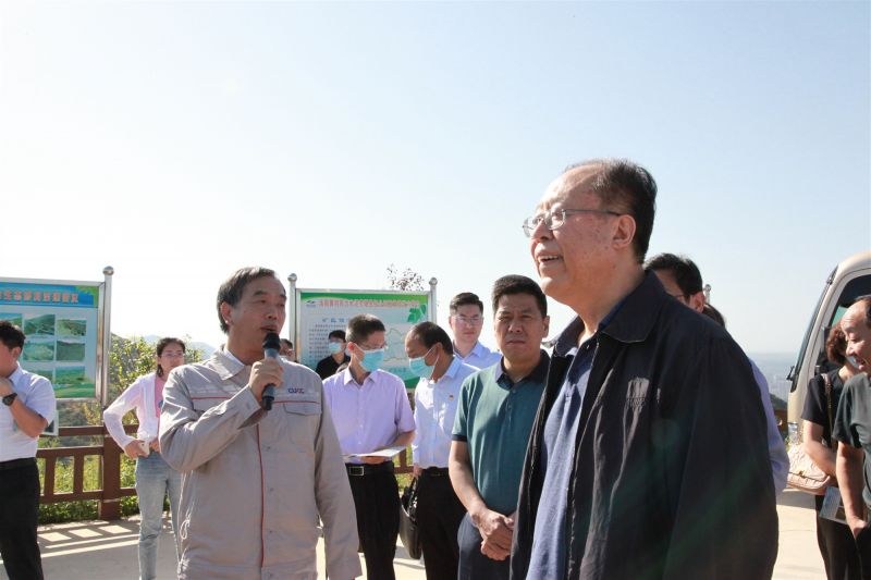 
				   
					河南省人大常委會(huì)黨組副書記、副主任馬懿一行到洛陽(yáng)黃河同力調(diào)研
				 